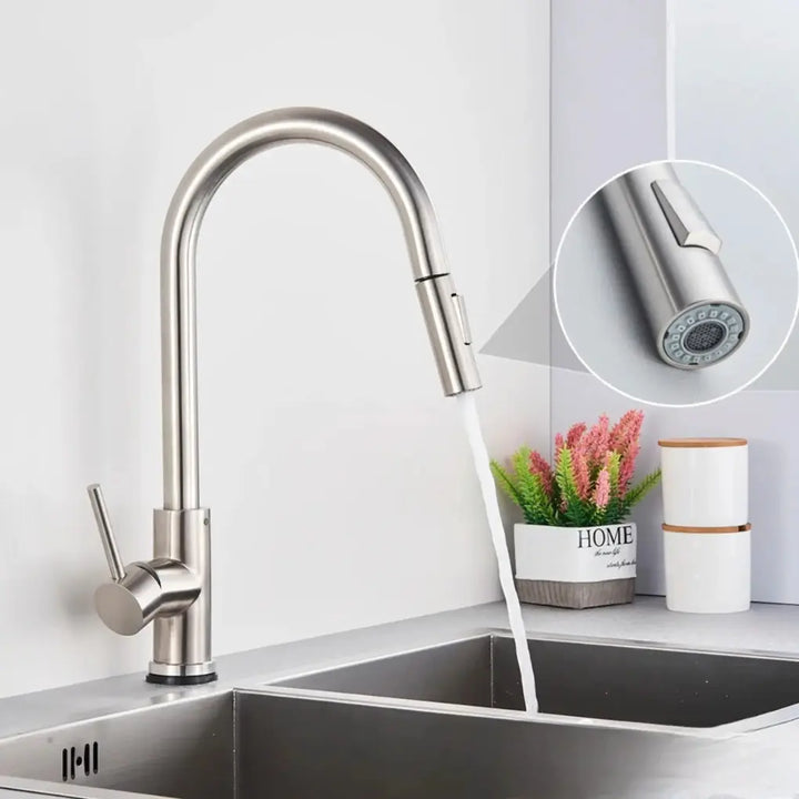 Torneira-Gourmet-Sense-Cromada-Estilo-Minimalista-para-Cozinha-Sense-Dourado-Design-Moderno