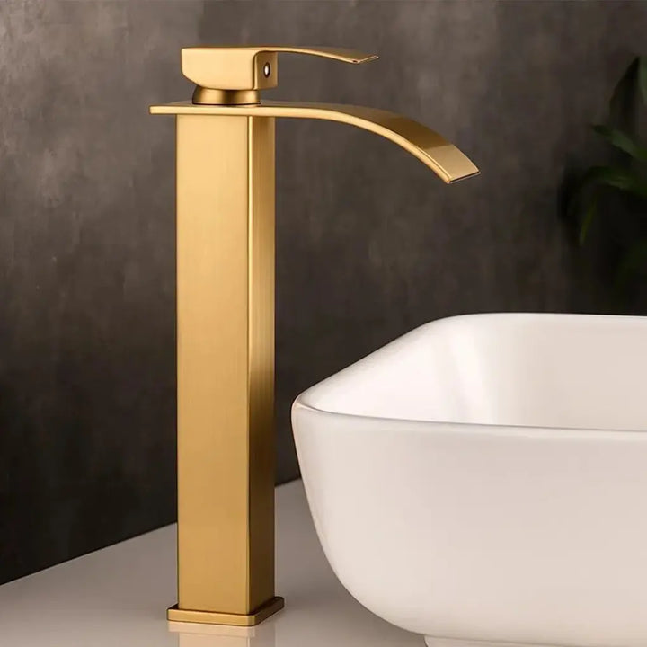 Torneira-Para-Banheiro-Aurea-Dourada-Design-Arrojado-Exclusivo